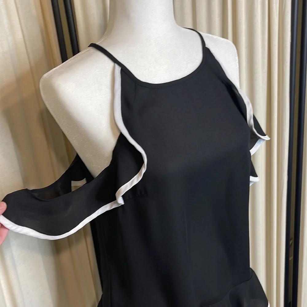 ❗️SOLD❗️EUC- COLD SHOULDER BLACK & WHITE RUFFLE BLOUSE SIZE SMALL - Picture 4 of 11